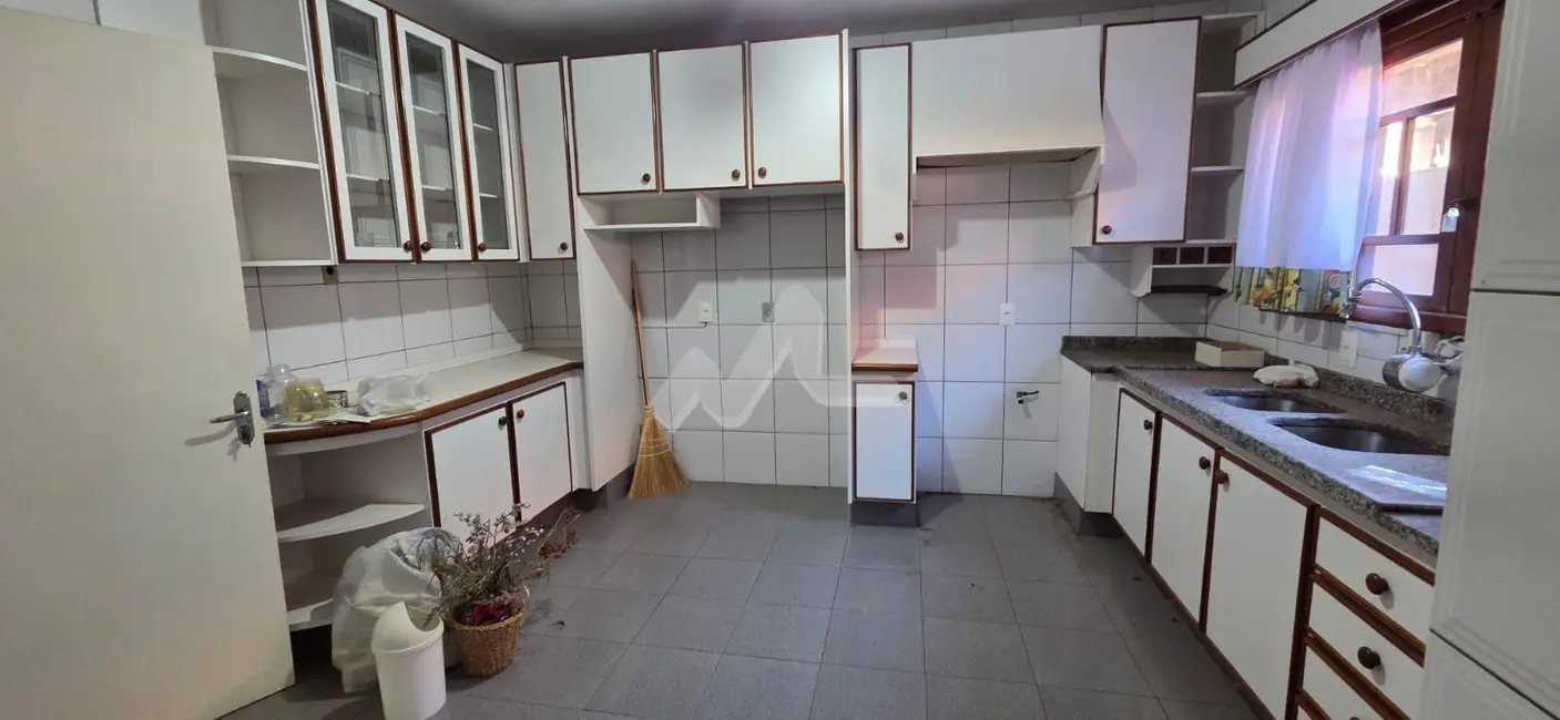 Foto 4 de Casa com 2 quartos à venda, 230m2 em Centro, Toledo - PR