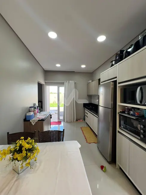 Foto 7 de Casa com 1 quarto à venda, 58m2 em Jardim Coopagro, Toledo - PR