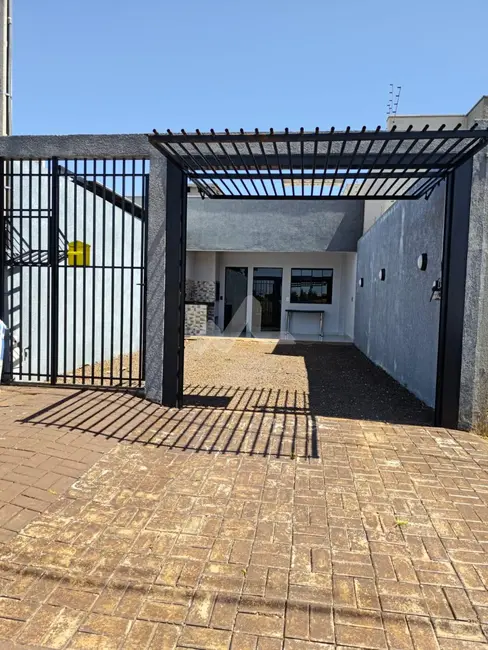 Foto 1 de Casa com 2 quartos à venda, 52m2 em Toledo - PR