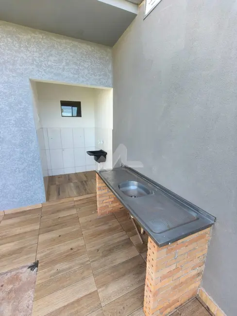 Foto 3 de Casa com 2 quartos para alugar, 40m2 em Cascavel - PR