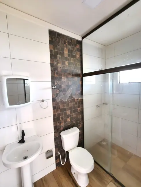 Foto 9 de Casa com 2 quartos para alugar, 40m2 em Cascavel - PR