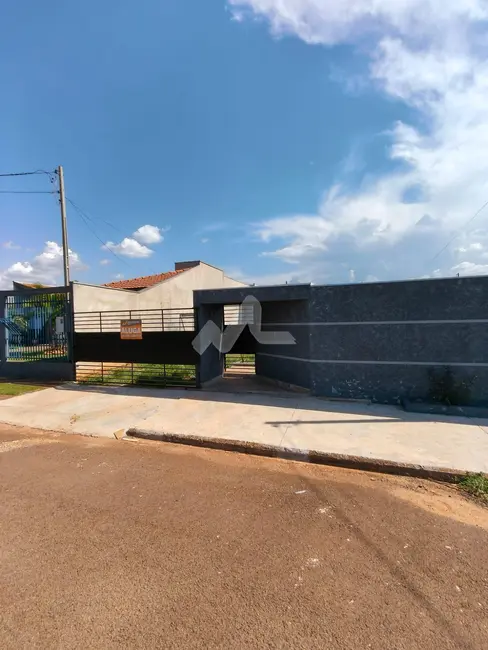 Foto 1 de Casa com 2 quartos para alugar, 40m2 em Cascavel - PR