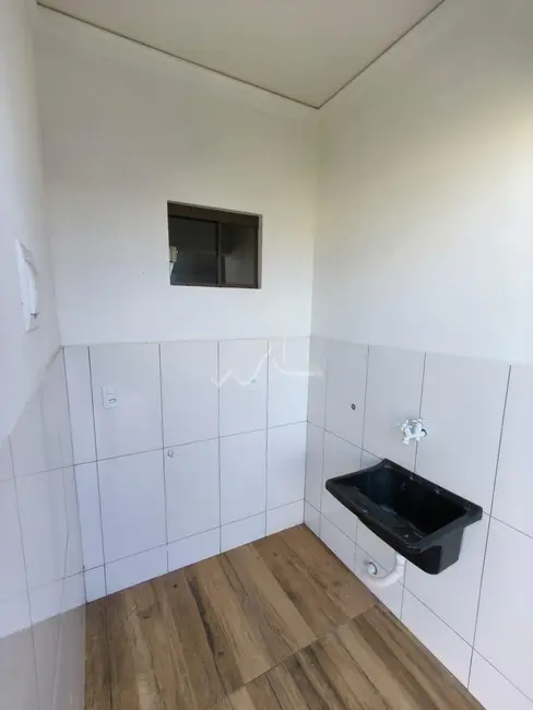 Foto 4 de Casa com 2 quartos para alugar, 40m2 em Cascavel - PR