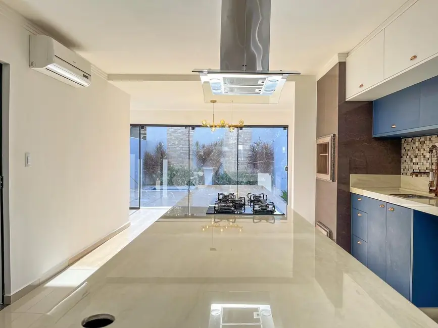 Foto 8 de Sobrado à venda em Jardim Pancera, Toledo - PR