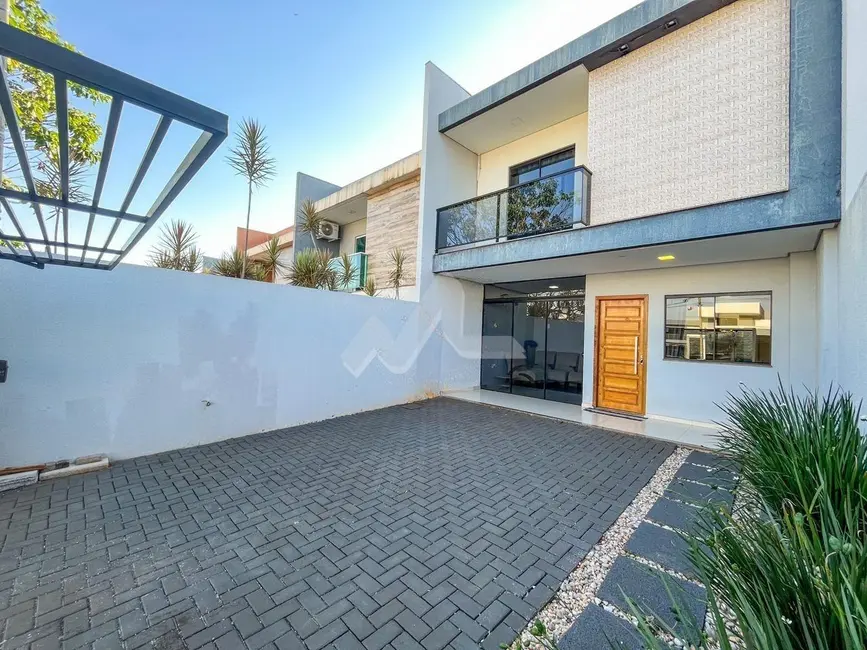 Foto 2 de Sobrado à venda em Jardim Pancera, Toledo - PR