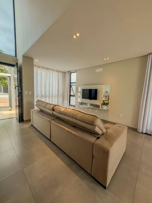 Foto 3 de Sobrado à venda em Vila Becker, Toledo - PR