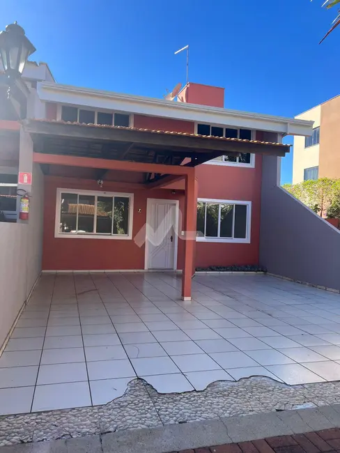 Foto 3 de Sobrado com 2 quartos para alugar, 160m2 em Centro, Toledo - PR