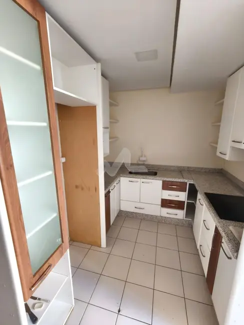 Apartamento com 2 quartos para alugar, 140m2 em Centro, Toledo - PR - imagem 3 Foto 3 de Apartamento com 2 quartos para alugar, 140m2 em Centro, Toledo - PR