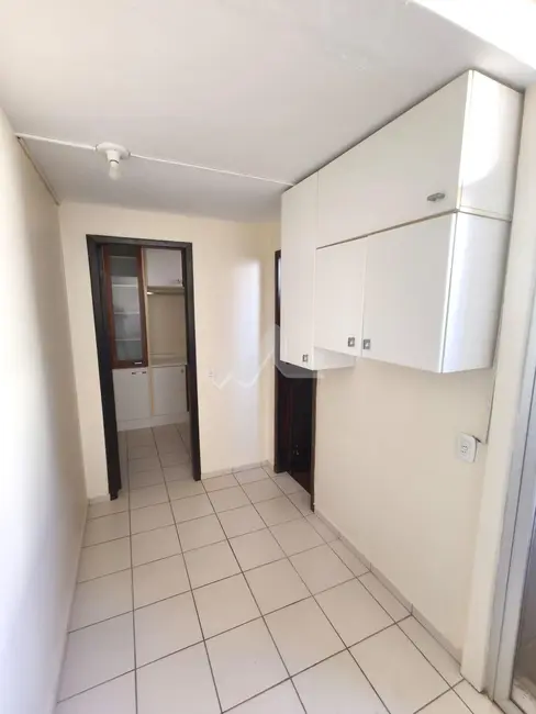 Apartamento com 2 quartos para alugar, 140m2 em Centro, Toledo - PR - imagem 5 Foto 5 de Apartamento com 2 quartos para alugar, 140m2 em Centro, Toledo - PR