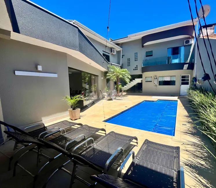Foto 9 de Casa com 3 quartos à venda, 415m2 em Centro, Cascavel - PR