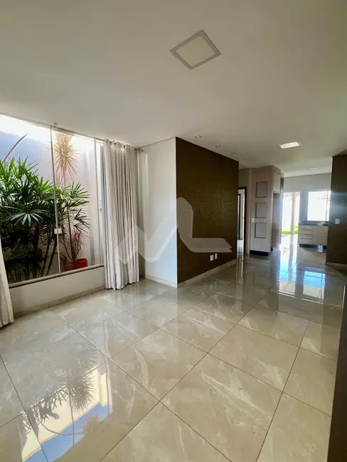 Foto 1 de Casa com 2 quartos à venda, 99m2 em Jardim Gisela, Toledo - PR
