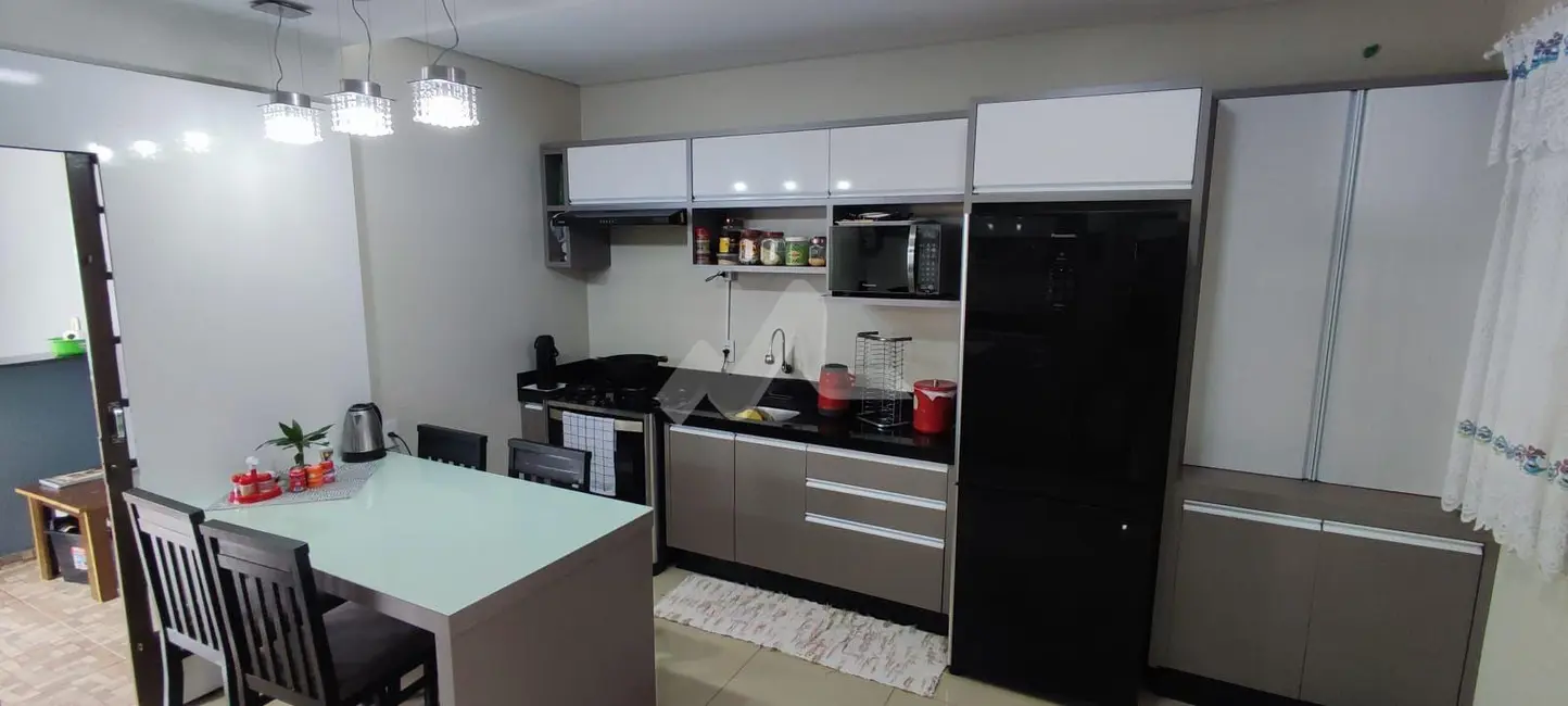 Foto 4 de Casa com 3 quartos à venda e para alugar, 99m2 em Jardim Europa, Toledo - PR