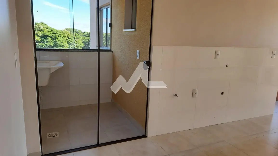 Foto 3 de Apartamento com 2 quartos à venda, 56m2 em Jardim Coopagro, Toledo - PR