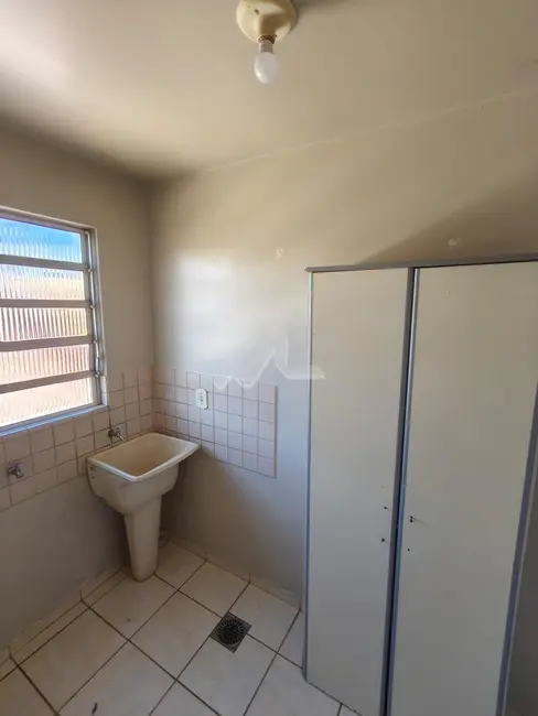 Apartamento com 2 quartos para alugar, 55m2 em Centro, Toledo - PR - imagem 6 Foto 6 de Apartamento com 2 quartos para alugar, 55m2 em Centro, Toledo - PR
