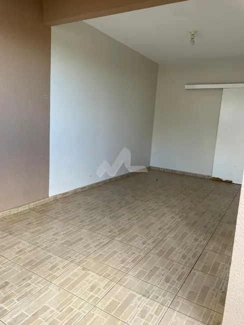 Foto 5 de Sobrado com 2 quartos para alugar, 106m2 em Jardim Gisela, Toledo - PR