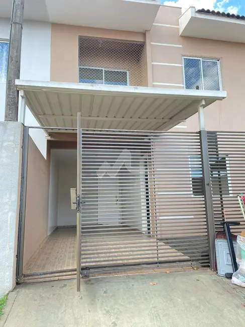 Foto 3 de Sobrado com 2 quartos para alugar, 106m2 em Jardim Gisela, Toledo - PR