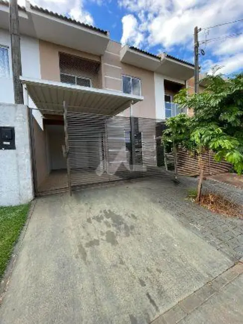 Foto 2 de Sobrado com 2 quartos para alugar, 106m2 em Jardim Gisela, Toledo - PR