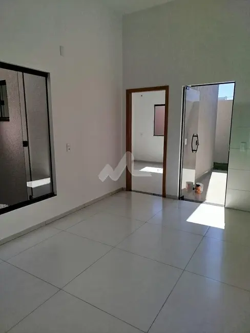 Foto 9 de Casa à venda em Jardim Coopagro, Toledo - PR