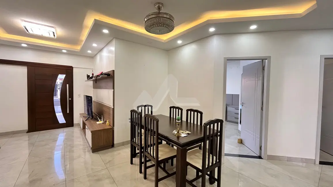 Foto 2 de Casa com 2 quartos à venda, 155m2 em Jardim Gisela, Toledo - PR