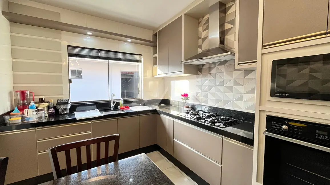 Foto 5 de Casa com 2 quartos à venda, 155m2 em Jardim Gisela, Toledo - PR