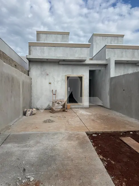 Foto 1 de Casa à venda, 55m2 em Jardim Coopagro, Toledo - PR