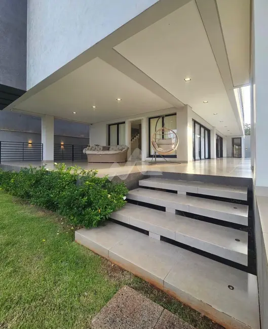 Foto 3 de Casa à venda, 610m2 em Centro, Toledo - PR