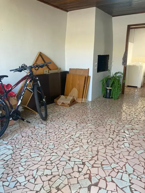 Casa com 3 quartos à venda, 141m2 em Centro, Toledo - PR - imagem 5 Foto 5 de Casa com 3 quartos à venda, 141m2 em Centro, Toledo - PR