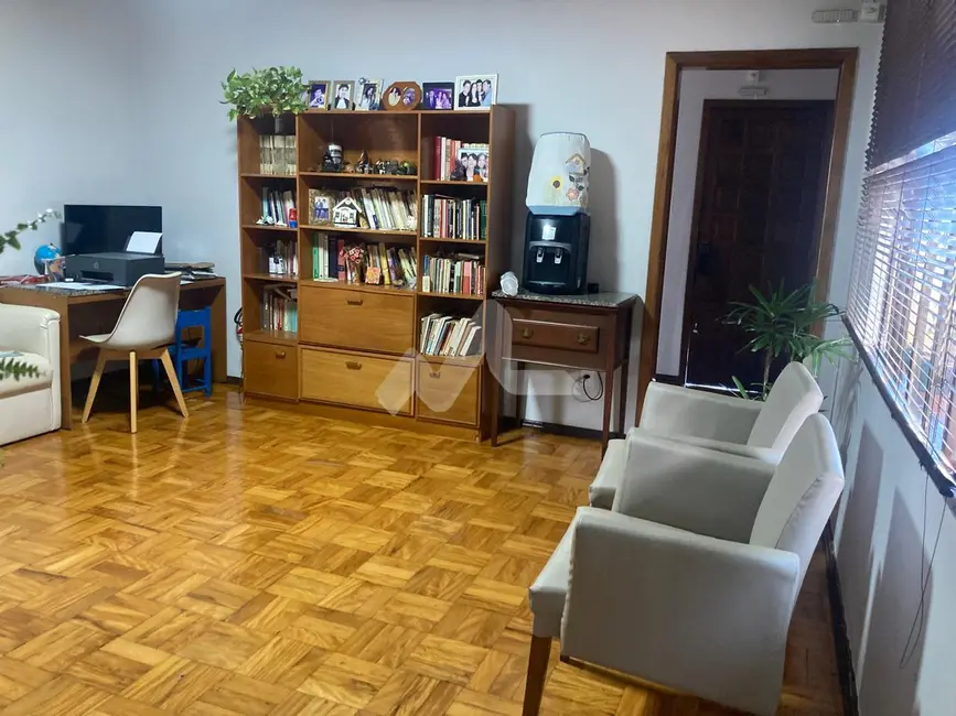Casa com 3 quartos à venda, 141m2 em Centro, Toledo - PR - imagem 8 Foto 8 de Casa com 3 quartos à venda, 141m2 em Centro, Toledo - PR