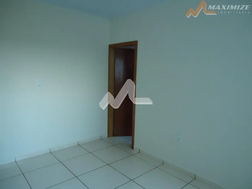 Casa com 2 quartos à venda, 100m2 em Jardim Concórdia, Toledo - PR - imagem 6 Foto 6 de Casa com 2 quartos à venda, 100m2 em Jardim Concórdia, Toledo - PR