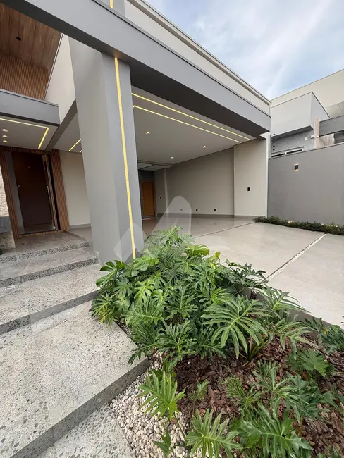 Foto 3 de Casa à venda, 220m2 em Vila Industrial, Toledo - PR