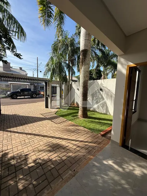 Foto 5 de Sobrado à venda em Jardim Gisela, Toledo - PR