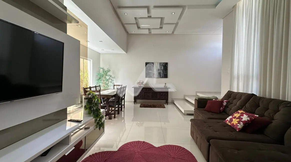 Casa com 1 quarto para alugar, 240m2 em Jardim Gisela, Toledo - PR - imagem 8 Foto 8 de Casa com 1 quarto para alugar, 240m2 em Jardim Gisela, Toledo - PR