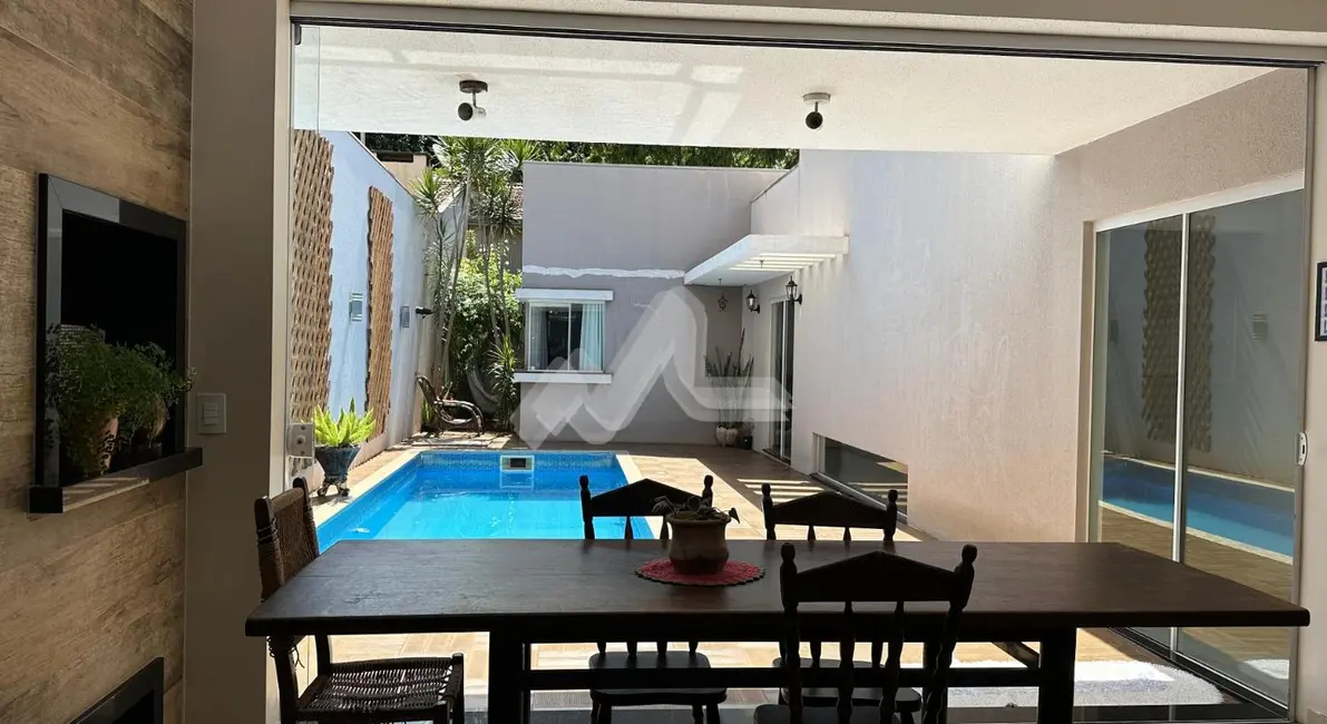 Casa com 1 quarto para alugar, 240m2 em Jardim Gisela, Toledo - PR - imagem 1 Foto 1 de Casa com 1 quarto para alugar, 240m2 em Jardim Gisela, Toledo - PR