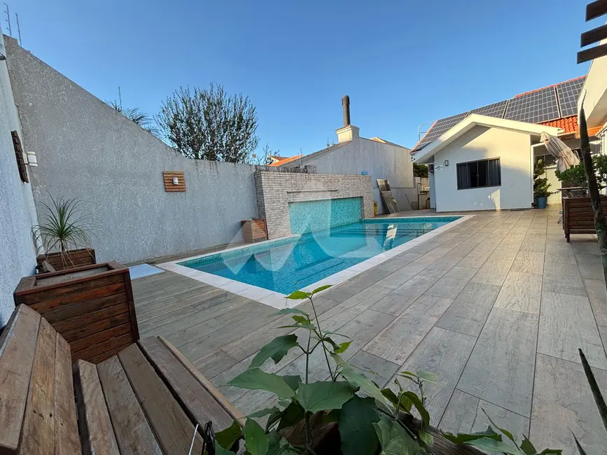 Casa com 3 quartos para alugar, 235m2 em Centro, Toledo - PR - imagem 3 Foto 3 de Casa com 3 quartos para alugar, 235m2 em Centro, Toledo - PR