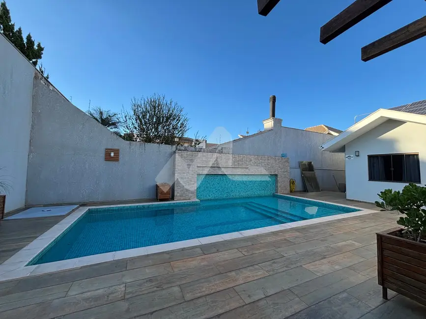 Casa com 3 quartos para alugar, 235m2 em Centro, Toledo - PR - imagem 5 Foto 5 de Casa com 3 quartos para alugar, 235m2 em Centro, Toledo - PR