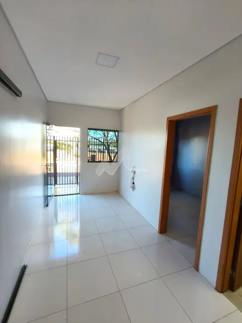 Foto 7 de Casa com 2 quartos para alugar, 50m2 em Pinheirinho, Toledo - PR