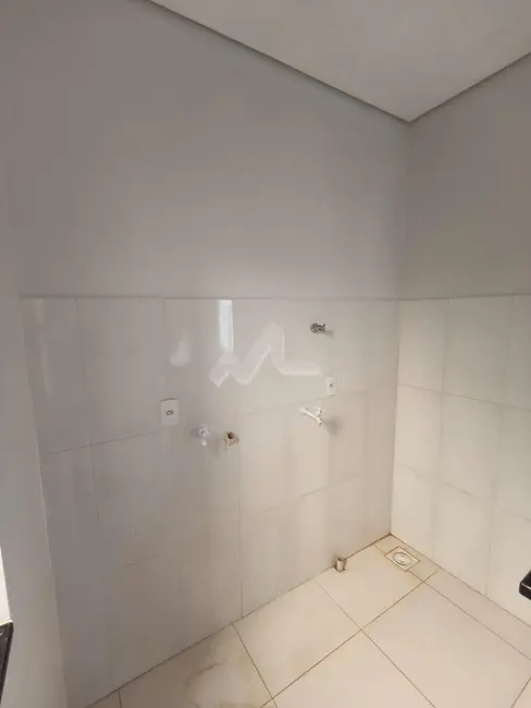 Foto 9 de Casa com 2 quartos para alugar, 50m2 em Pinheirinho, Toledo - PR