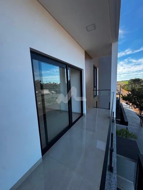 Sobrado com 3 quartos à venda, 164m2 em Vila Industrial, Toledo - PR - imagem 5 Foto 5 de Sobrado com 3 quartos à venda, 164m2 em Vila Industrial, Toledo - PR