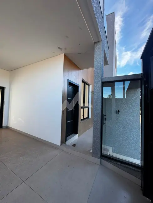 Sobrado com 3 quartos à venda, 164m2 em Vila Industrial, Toledo - PR - imagem 2 Foto 2 de Sobrado com 3 quartos à venda, 164m2 em Vila Industrial, Toledo - PR
