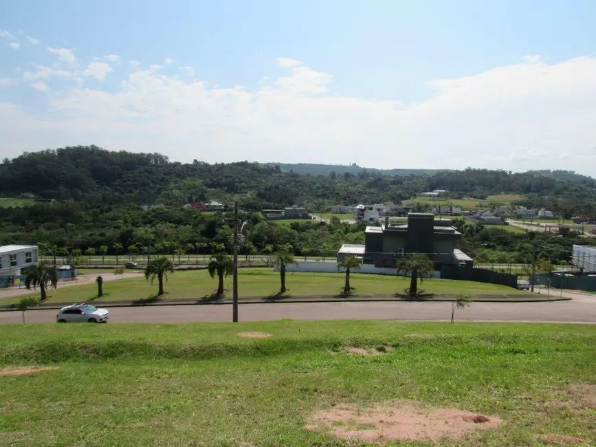 Foto 2 de Terreno / Lote à venda, 558m2 em Vila Nova, Porto Alegre - RS