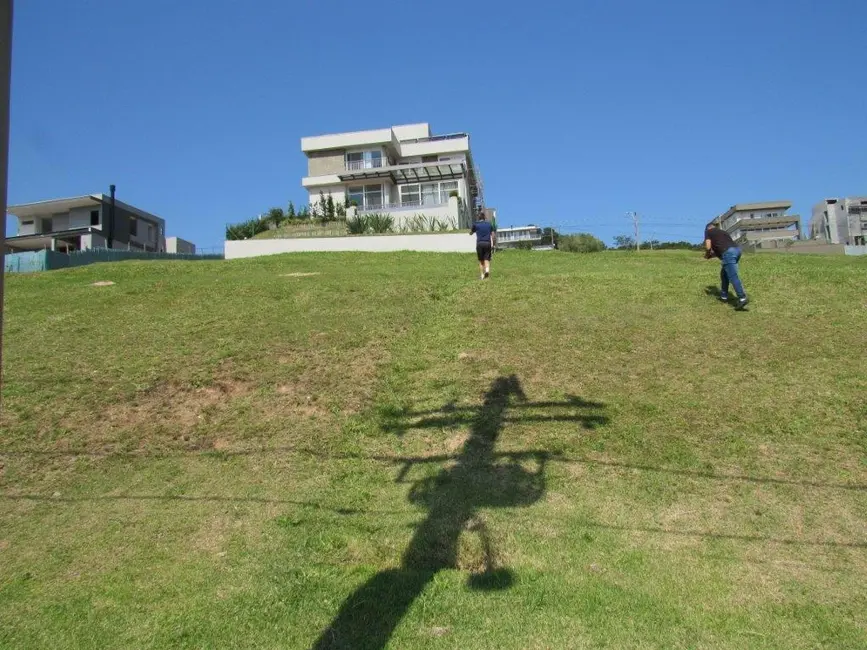 Foto 1 de Terreno / Lote à venda, 558m2 em Vila Nova, Porto Alegre - RS