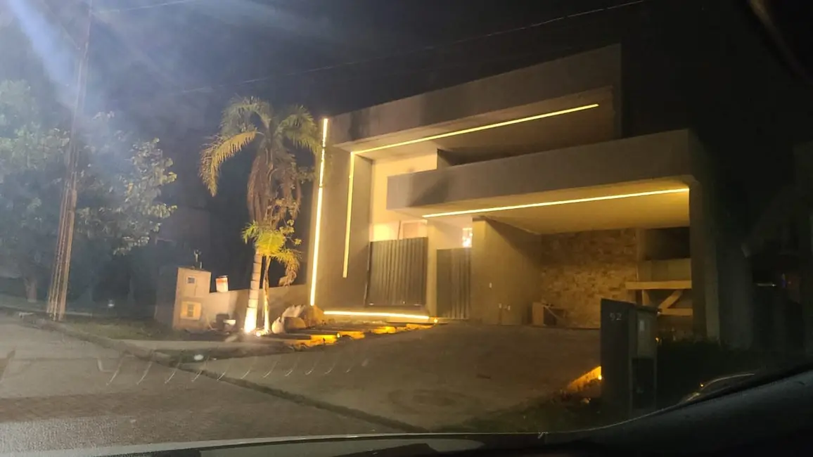 Foto 2 de Casa com 3 quartos à venda, 160m2 em Centro, Viamao - RS