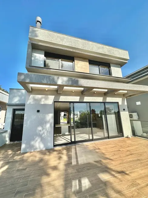 Foto 1 de Casa com 3 quartos à venda, 160m2 em Centro, Viamao - RS