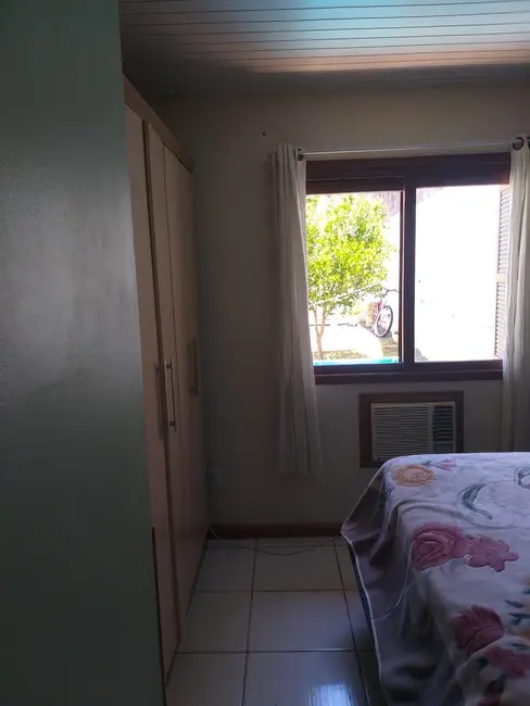 Casa com 2 quartos à venda, 134m2 em Santa Isabel, Viamao - RS - imagem 4 Foto 4 de Casa com 2 quartos à venda, 134m2 em Santa Isabel, Viamao - RS