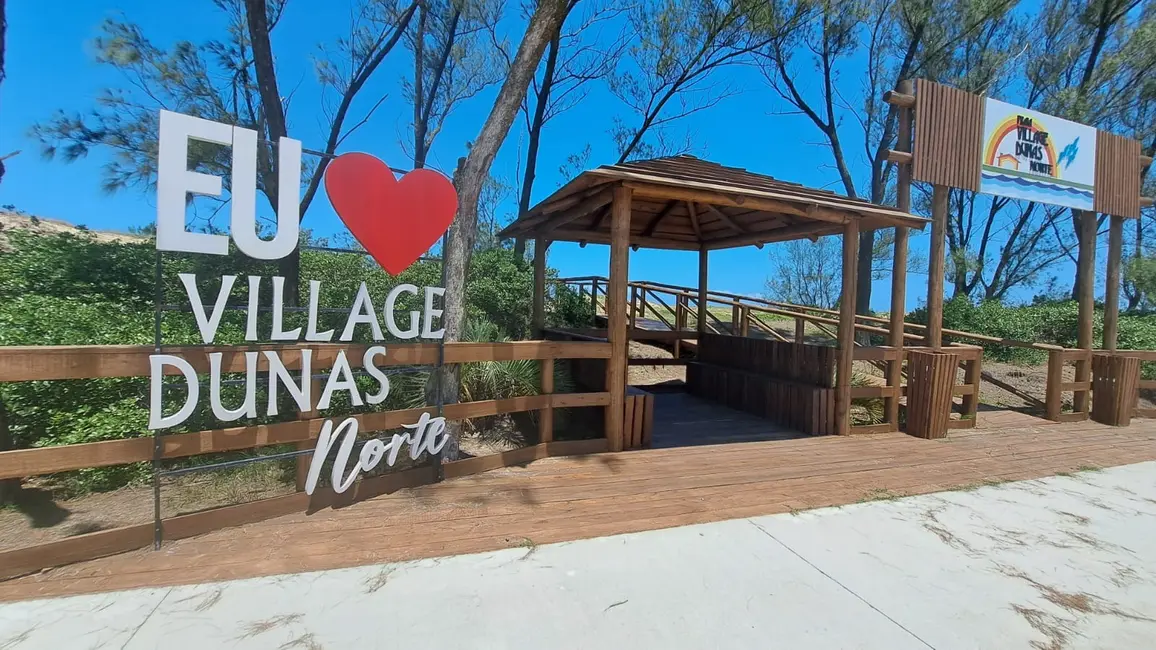 Foto 1 de Terreno / Lote à venda, 300m2 em Balneario Gaivota - SC