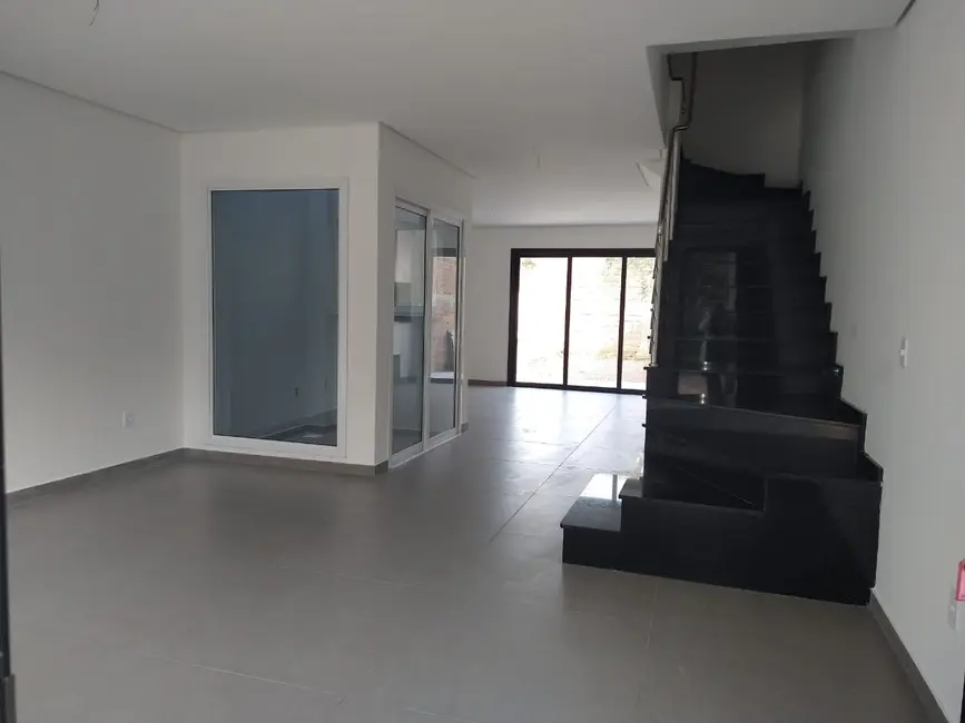 Foto 5 de Sobrado com 2 quartos à venda, 110m2 em Porto Alegre - RS