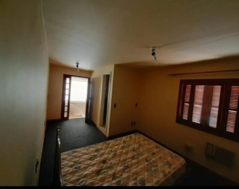 Sobrado com 3 quartos à venda, 185m2 em Jari, Viamao - RS - imagem 3 Foto 3 de Sobrado com 3 quartos à venda, 185m2 em Jari, Viamao - RS