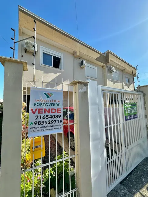 Foto 1 de Sobrado com 2 quartos à venda, 74m2 em Santa Isabel, Viamao - RS