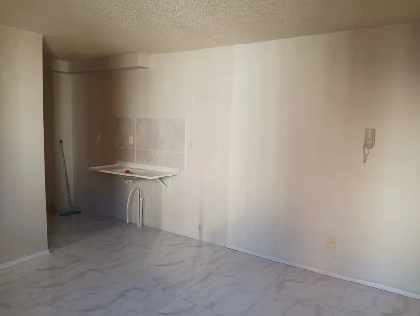 Foto 9 de Apartamento com 2 quartos à venda, 47m2 em Jardim Betânia, Cachoeirinha - RS