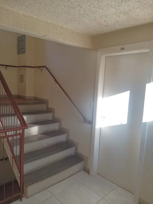 Foto 3 de Apartamento com 2 quartos à venda, 47m2 em Jardim Betânia, Cachoeirinha - RS